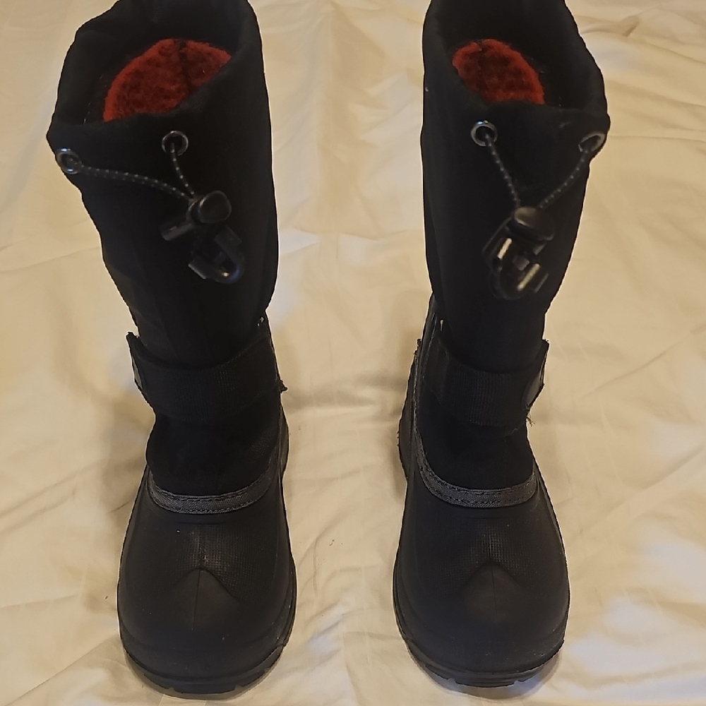 Black Winter Boots with Red Lining